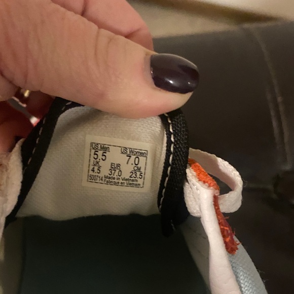 V Red, white, blue - Picture 7 of 7